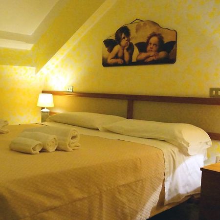 Hotel Cristallo Assergi Exteriör bild