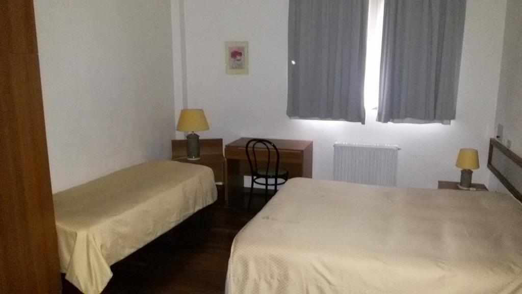 Hotel Cristallo Assergi Rum bild