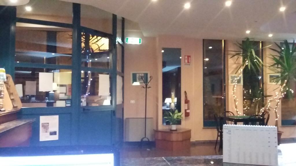 Hotel Cristallo Assergi Exteriör bild