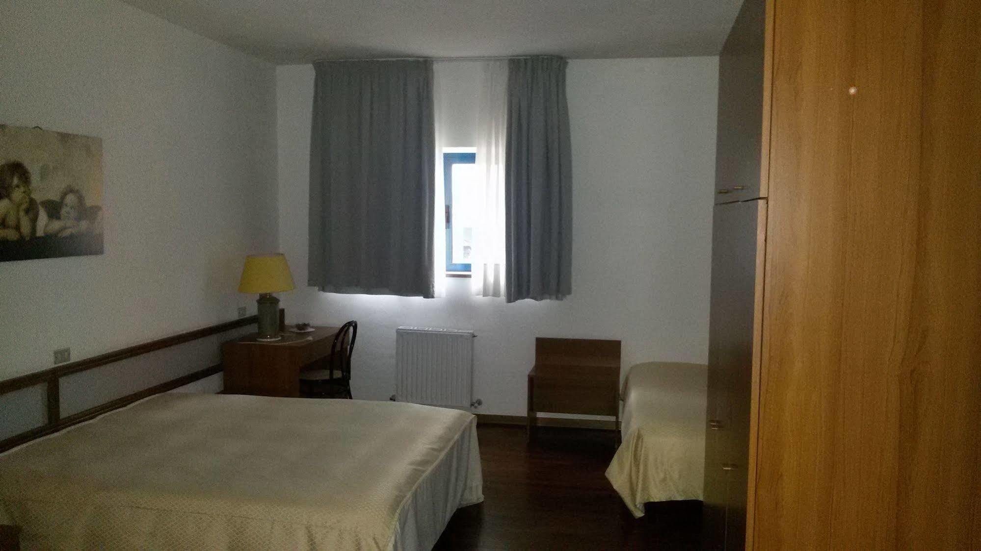 Hotel Cristallo Assergi Exteriör bild