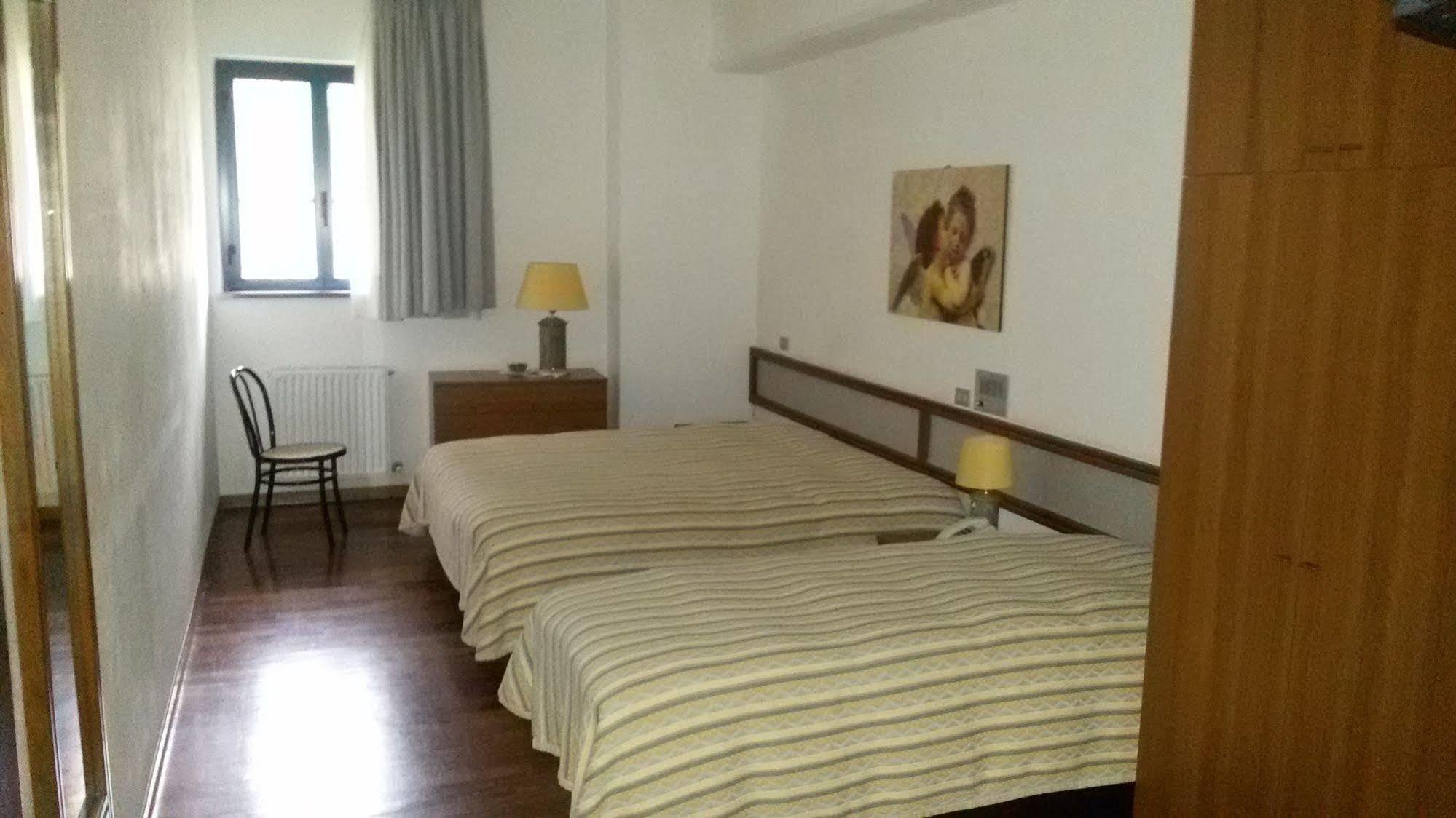 Hotel Cristallo Assergi Exteriör bild